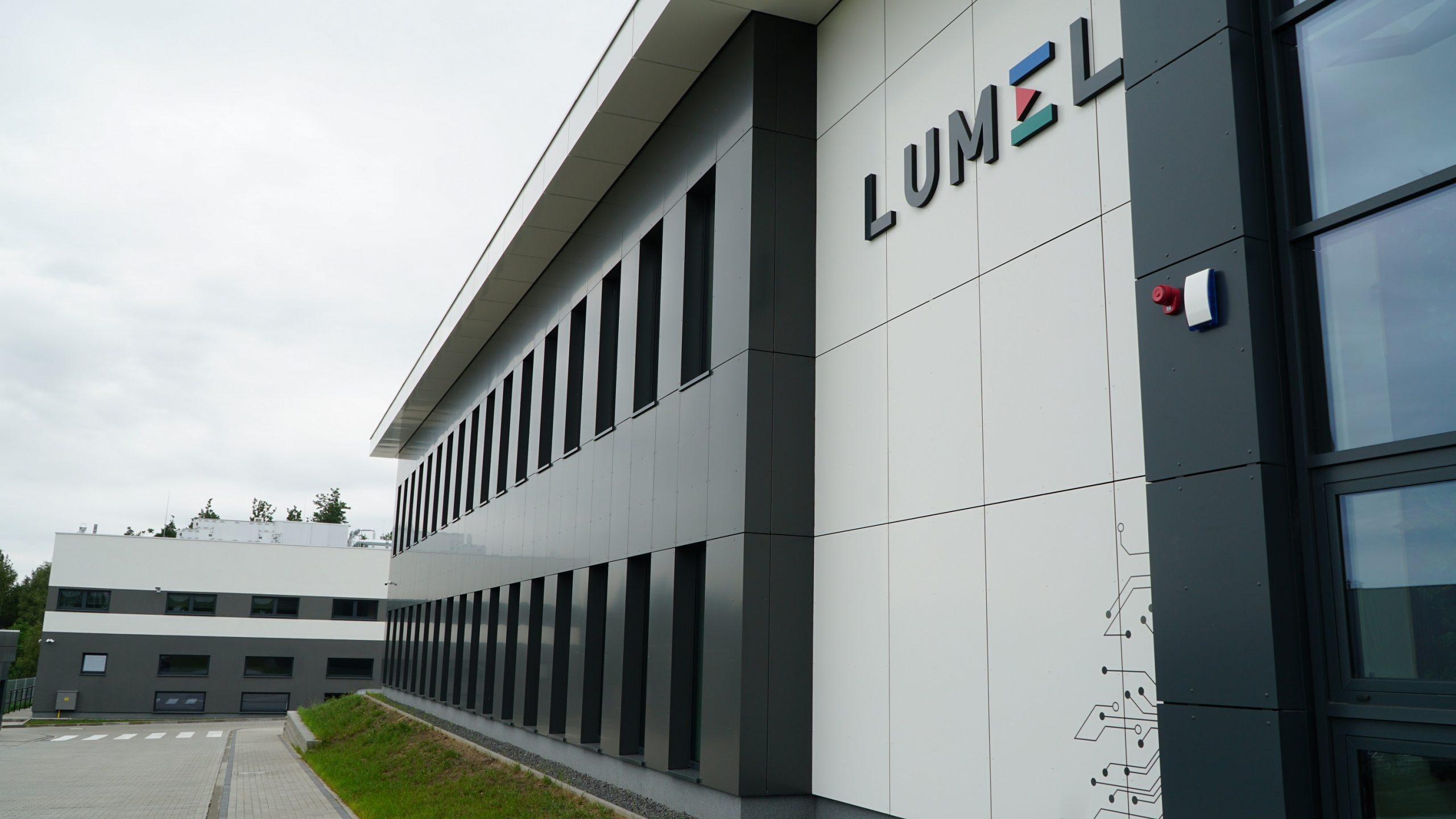 Lumel Technology Walk-In Drive